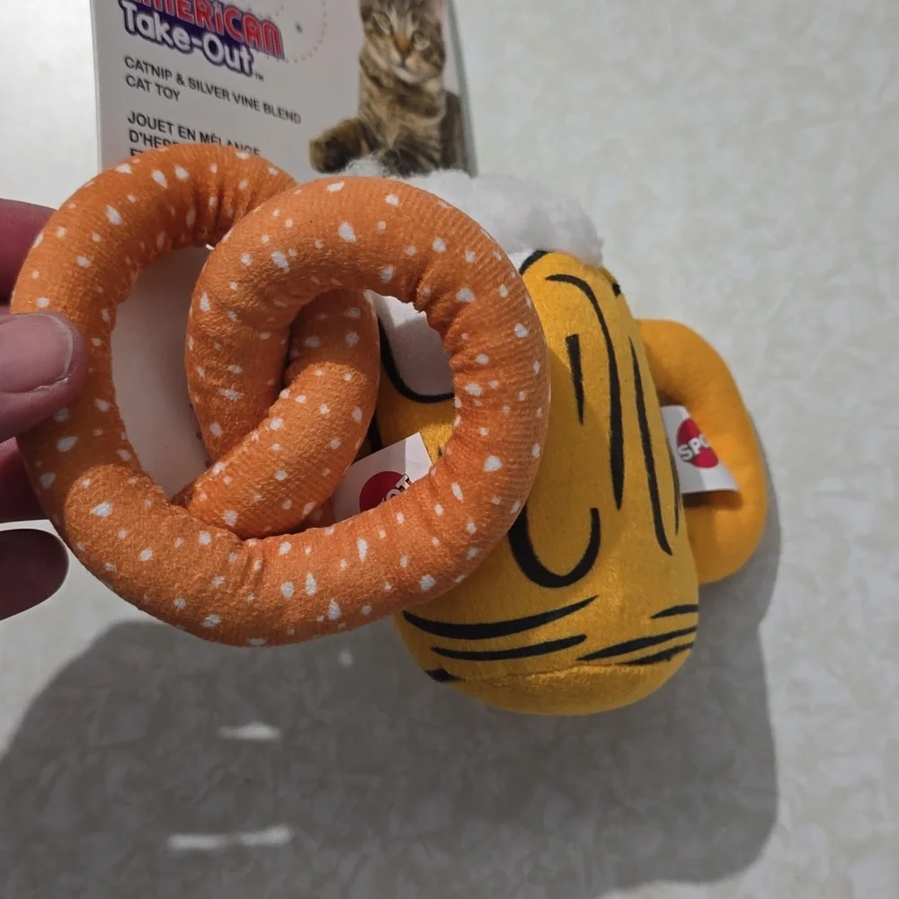 Cat Toys‎ American Take-Out NWT Pretzel and Beer Spot Brand
